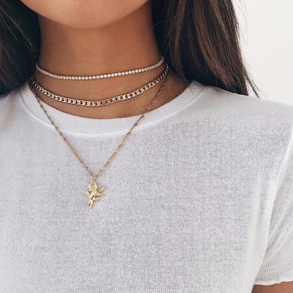 Jewelry - 🌹LASTCHANCE🌹Golden Rose Choker